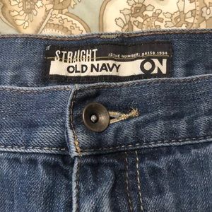 Old Navy straight fit jeans. Size 40x30